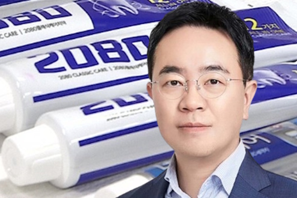 애경산업 25년 전 가습기 사건 때도 '제조사 책임'으로 피해갔다, 김상준 '2080치약' 논란으로 리더십 시험대