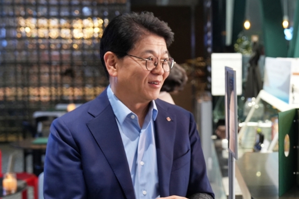 롯데마트 1조 투자 온라인 그로서리 물류센터 오픈 임박, 차우철 수익성 확보 위해 '운영의 묘' 필요하다