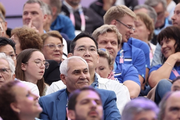 삼성전자 이재용 '글로벌 네트워킹' 쉴 새 없다 : 연말 미국, 연초 중국 이어 올림픽 열리는 밀라노로