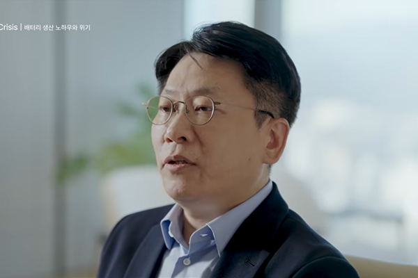 LG에너지솔루션 김동명 배터리 시장 '퍼스트무버' 위상 지킨다 : "위기를 기회로 만들어 왔다"