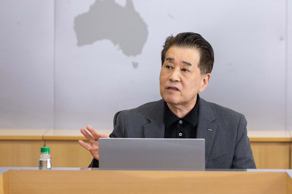 장인화 포스코 '초격차 철강 경쟁력' 승부수' 던졌다, 8대 핵심 전략제품 중심으로 프로젝트팀 조직개편